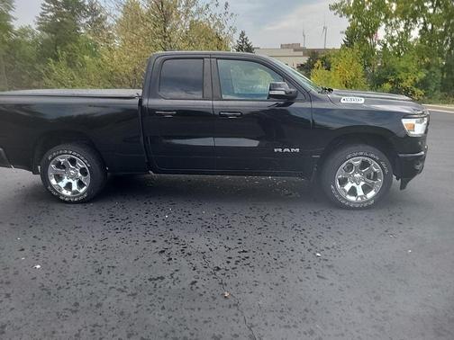 Diamond Black Crystal Pearlcoat 2019 RAM 1500 Big Horn