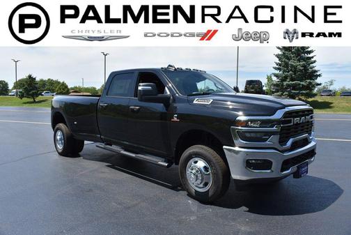 Diamond Black Crystal Pearlcoat 2026 RAM 3500 Tradesman