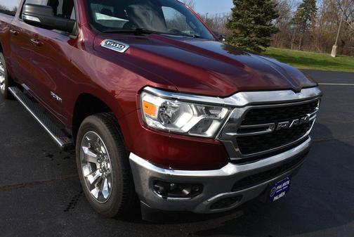 Delmonico Red Pearlcoat 2022 RAM 1500 Big Horn/Lone Star