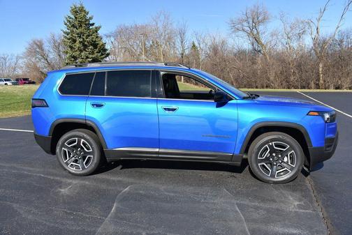 Hydro Blue Pearlcoat 2026 Jeep Cherokee Limited