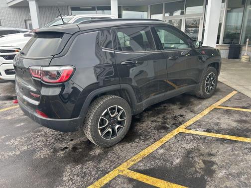 2025 Jeep Compass Trailhawk