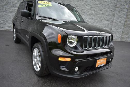 Black Clearcoat 2022 Jeep Renegade Latitude