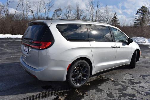 2026 Chrysler Pacifica L