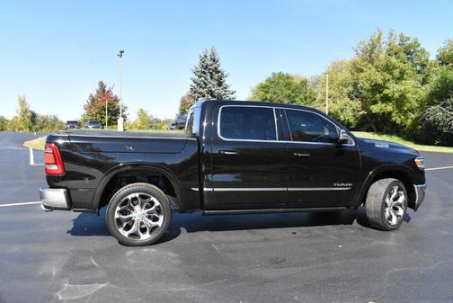 Diamond Black Crystal Pearlcoat 2019 RAM 1500 Limited