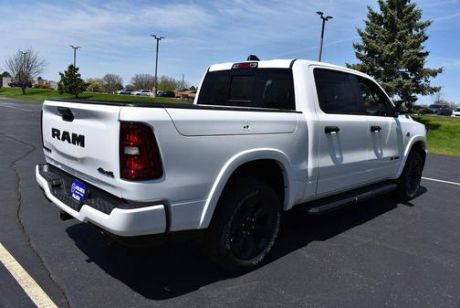 Bright White Clearcoat 2026 RAM 1500 Big Horn/Lone Star