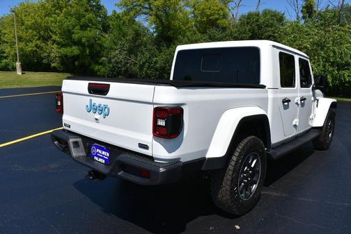 Bright White Clearcoat 2021 Jeep Gladiator Overland