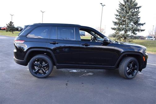 2025 Jeep Grand Cherokee Altitude