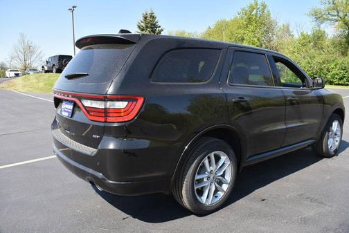 DB Black Crystal Clearcoat 2026 Dodge Durango GT