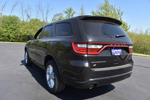 DB Black Crystal Clearcoat 2026 Dodge Durango GT