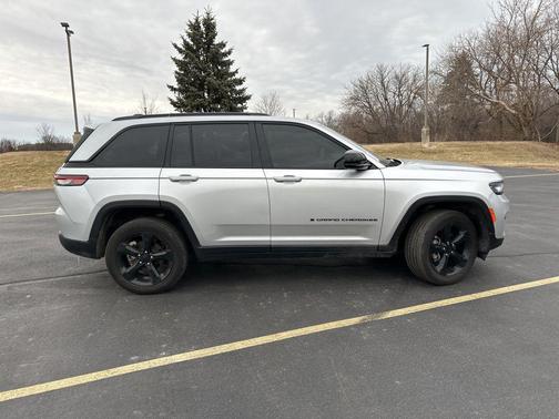 2024 Jeep Grand Cherokee Altitude