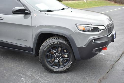 Sting-Gray Clearcoat 2022 Jeep Cherokee Trailhawk