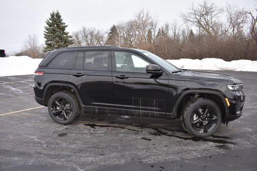 2025 Jeep Grand Cherokee Altitude