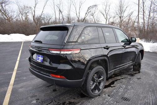 2025 Jeep Grand Cherokee Altitude