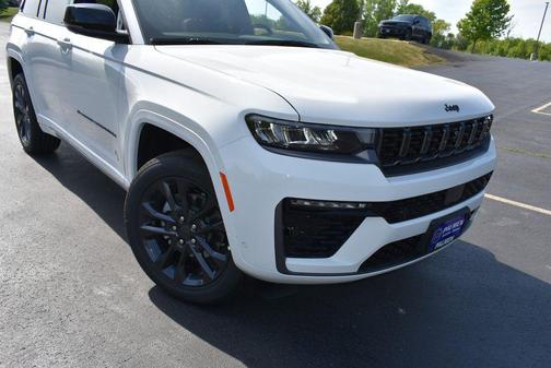 Bright White Clearcoat 2026 Jeep Grand Cherokee Limited