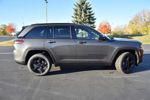 2025 Jeep Grand Cherokee Altitude