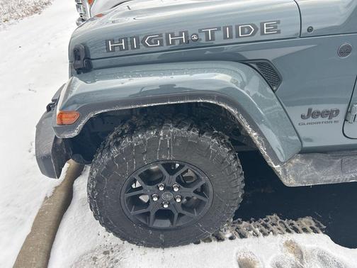 2025 Jeep Gladiator High Tide