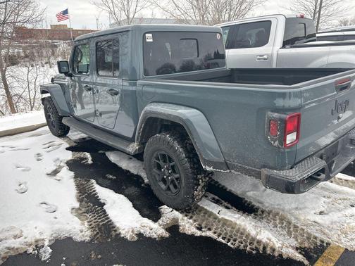 2025 Jeep Gladiator High Tide