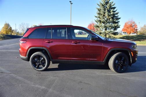 2025 Jeep Grand Cherokee Altitude
