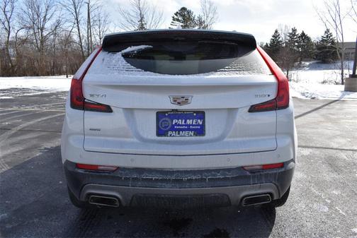 2022 Cadillac XT4 Premium Luxury