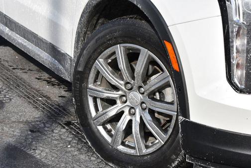 2022 Cadillac XT4 Premium Luxury