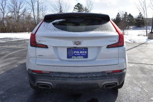 2022 Cadillac XT4 Premium Luxury