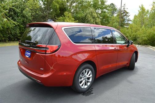 2025 Chrysler Pacifica L