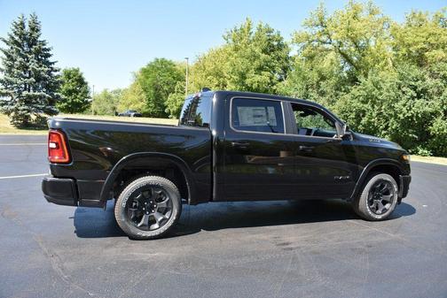 Diamond Black Crystal Pearlcoat 2026 RAM 1500 Big Horn/Lone Star
