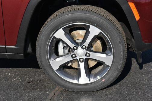 Velvet Red Pearlcoat 2026 Jeep Grand Cherokee L Limited