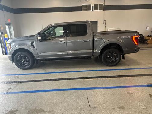 Carbonized Gray Metallic 2023 Ford F-150 Lariat