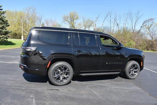 High Gloss Black 2026 Jeep Grand Wagoneer Limited Altitude 4x4