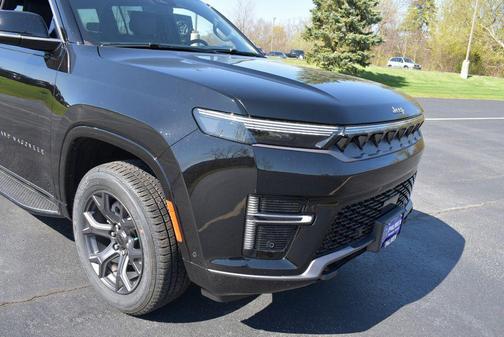 High Gloss Black 2026 Jeep Grand Wagoneer Limited Altitude 4x4
