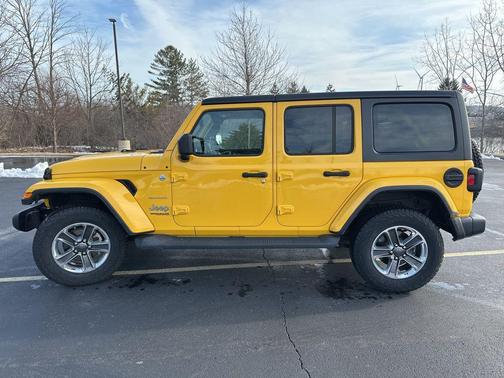 Hellayella Clearcoat 2018 Jeep Wrangler Unlimited Sahara