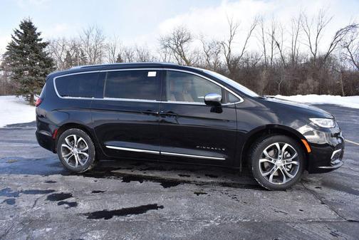 2026 Chrysler Pacifica L