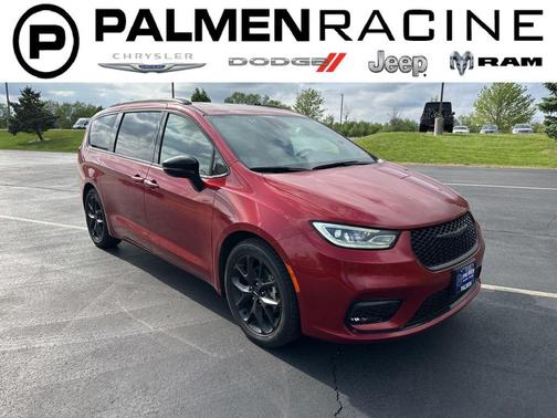 Red Hot Pearlcoat 2025 Chrysler Pacifica Limited