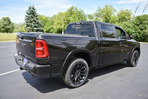 Diamond Black Crystal Pearlcoat 2026 RAM 1500 Limited