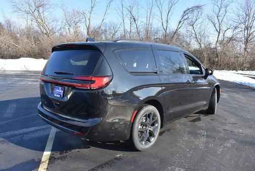 2026 Chrysler Pacifica L