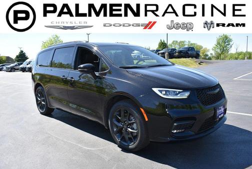 Diamond Black Crystal Pearlcoat 2026 Chrysler Pacifica L