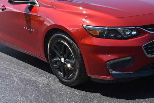 Cajun Red Tintcoat 2018 Chevrolet Malibu LT