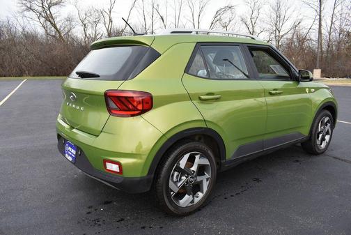 2024 Hyundai VENUE SEL