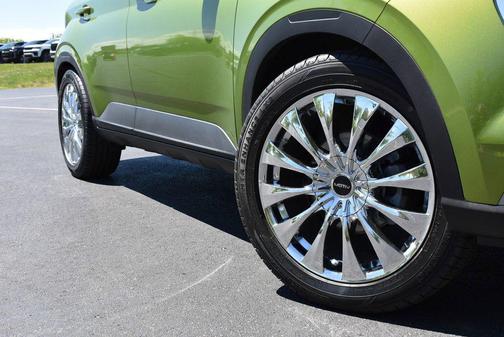 Green Apple 2024 Hyundai VENUE SEL