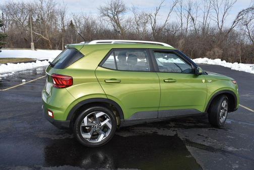 2024 Hyundai VENUE SEL