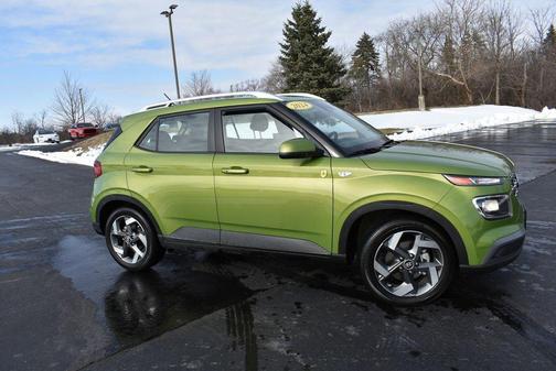 2024 Hyundai VENUE SEL