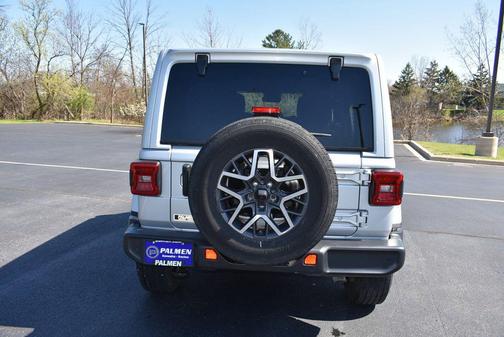 Silver Zynith Clearcoat 2024 Jeep Wrangler 4-Door Sahara 4x4