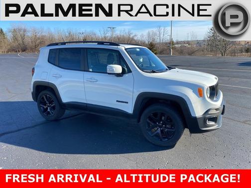 Photo 1 of 4 of 2017 Jeep Renegade Altitude