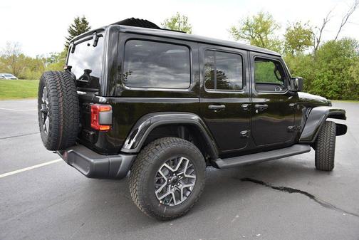 Black Clearcoat 2026 Jeep Wrangler 4-Door Sahara 4x4