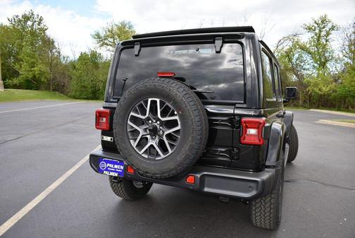 Black Clearcoat 2026 Jeep Wrangler 4-Door Sahara 4x4