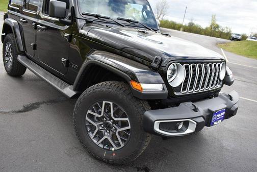 Black Clearcoat 2026 Jeep Wrangler 4-Door Sahara 4x4