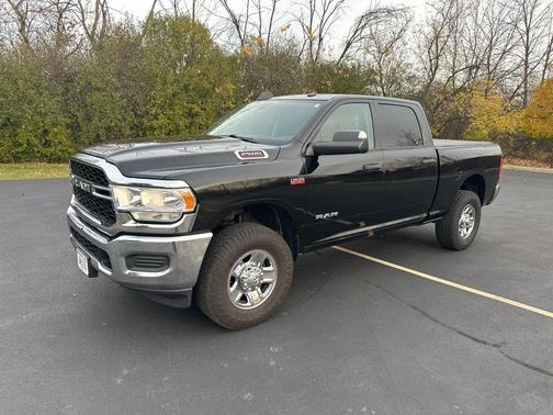 2020 RAM 2500 Tradesman Crew Cab 4X4 6'4' Box