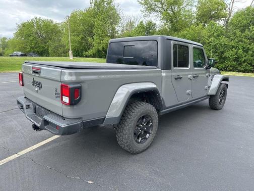 Sting-Gray Clearcoat 2022 Jeep Gladiator Willys 4x4