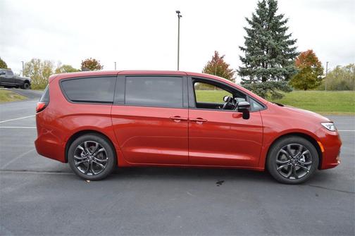 2026 Chrysler Pacifica L